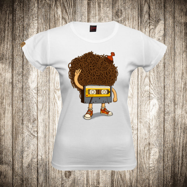 zenska majica boja bela slika afro kaseta retro