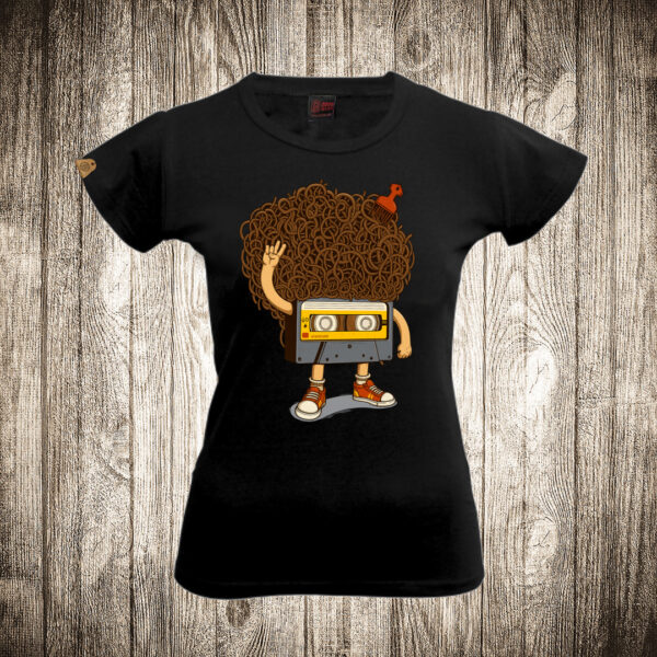 zenska majica boja crna slika afro kaseta retro
