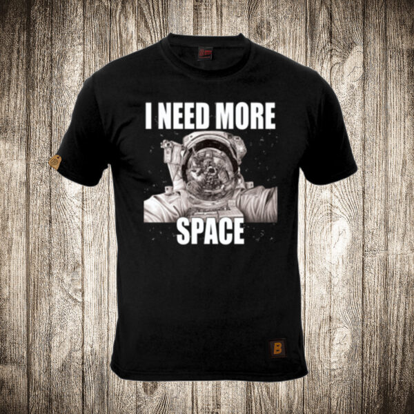 muska majica boja crna slika astronaut 22 i need more space