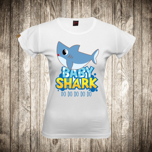 zenska majica boja bela slika baby shark do do do do