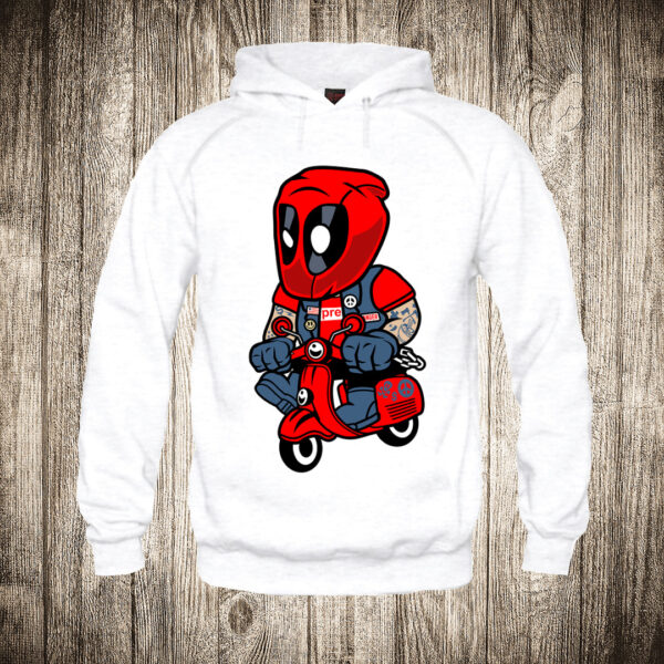 deciji duks boja bela slika deadpool na skuteru