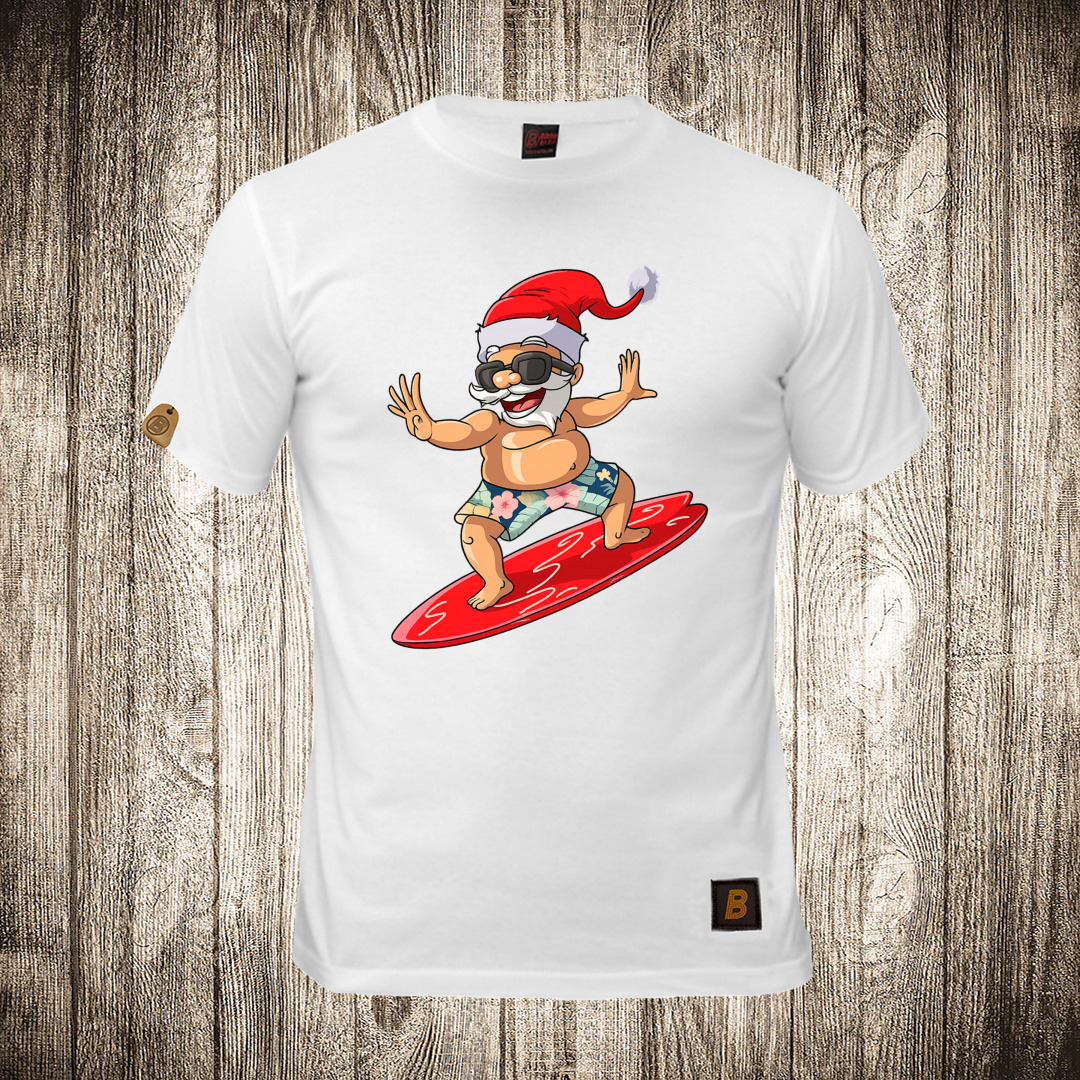 Muška majica bele boje sa motivom Deda Mraz na surf dasci ( Surfovanje ) muska majica boja bela slika deda mraz na surf dasci surfovanje