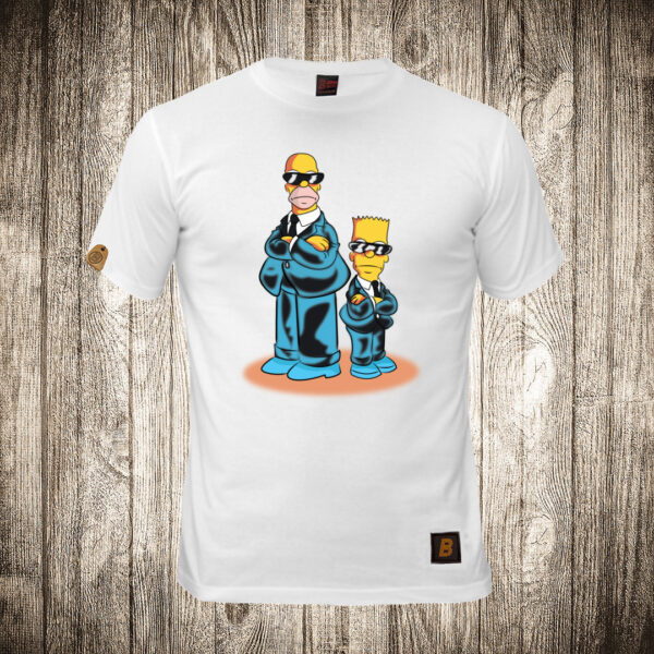 decija majica boja bela slika homer i bart simpson ljudi u crnom