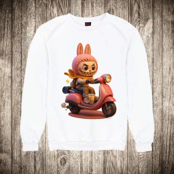duks bez kapuljace boja bela slika labubu 19 na motoru pink