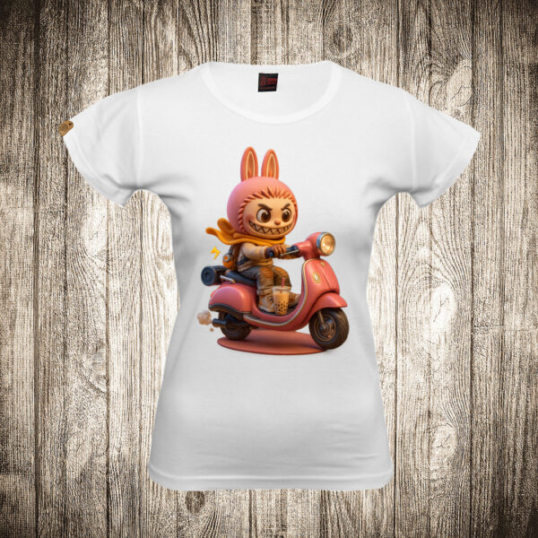 zenska majica boja bela slika labubu 19 na motoru pink