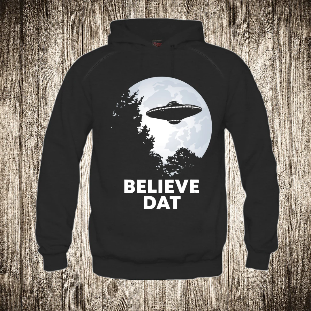 duks sa kapuljacom boja crna slika leteci tanjir