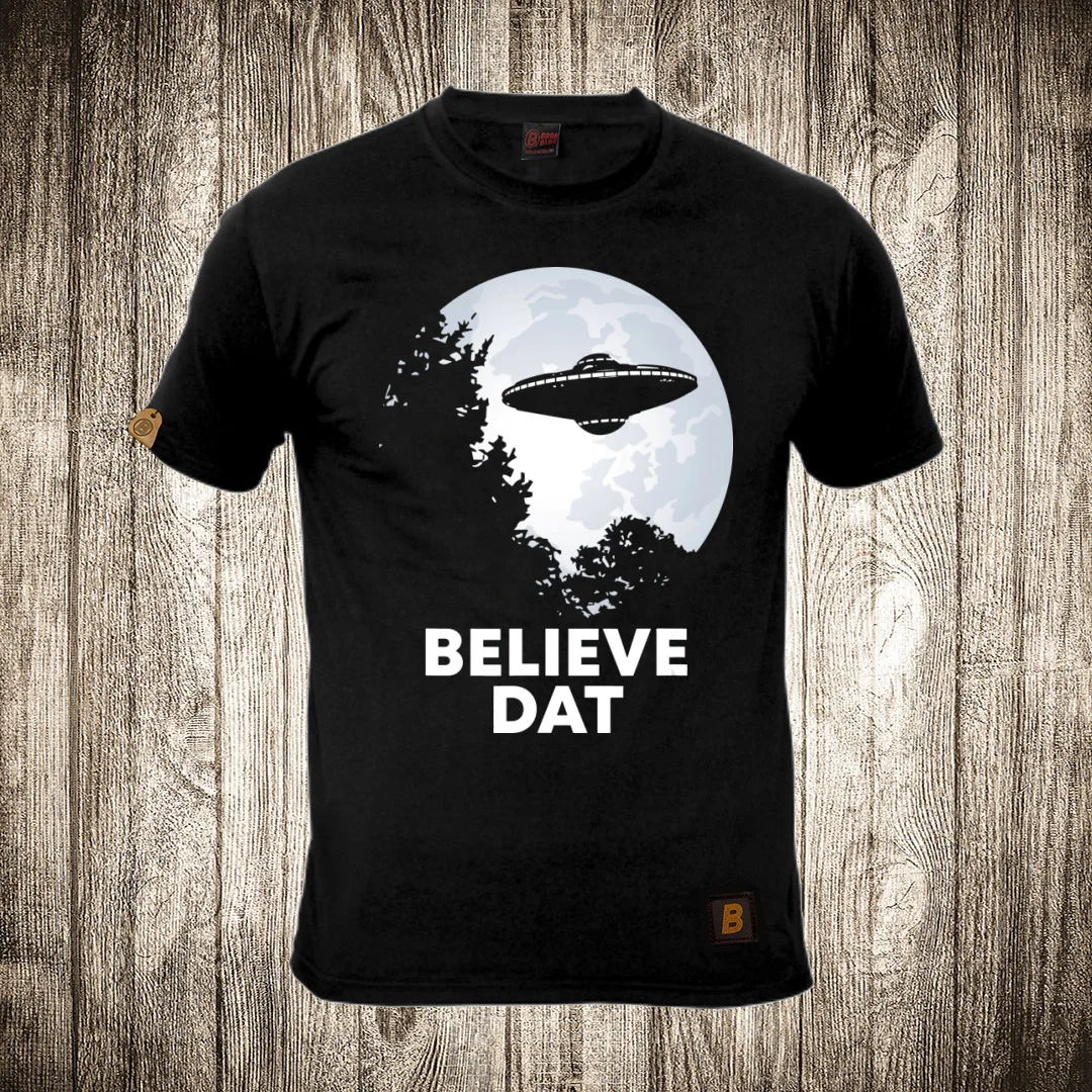 muska majica boja crna slika leteci tanjir