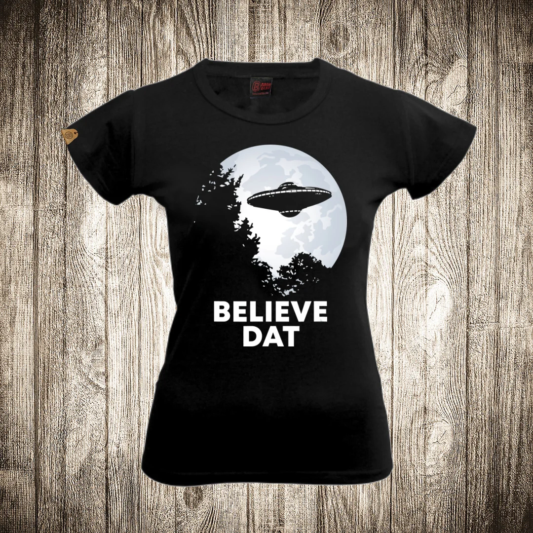 zenska majica boja crna slika leteci tanjir