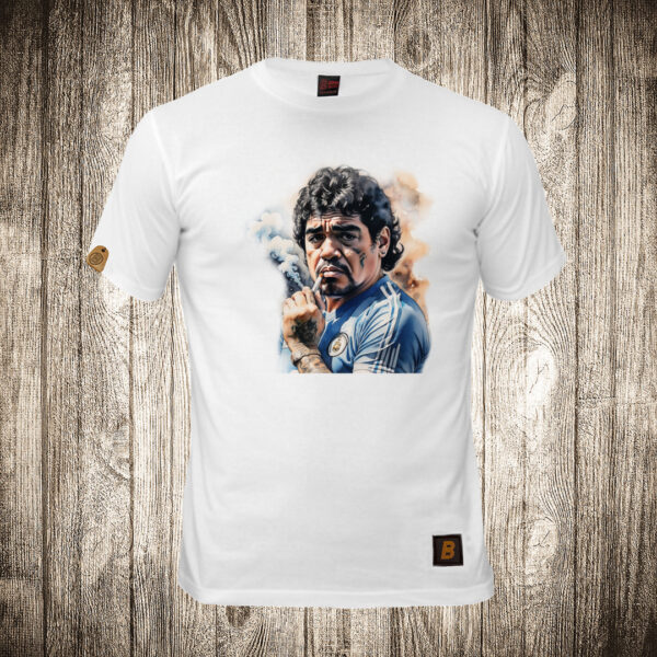 muska majica boja bela slika maradona 12 sa cigarom