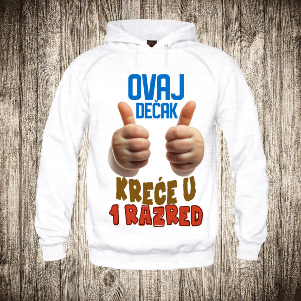 duks sa kapuljacom boja bela slika ovaj decak krece u prvi razred skola