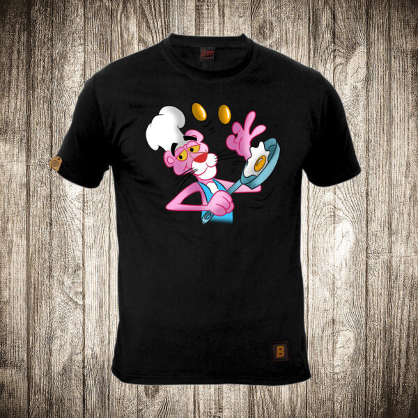 muska majica boja crna slika pink panter sprema dorucak