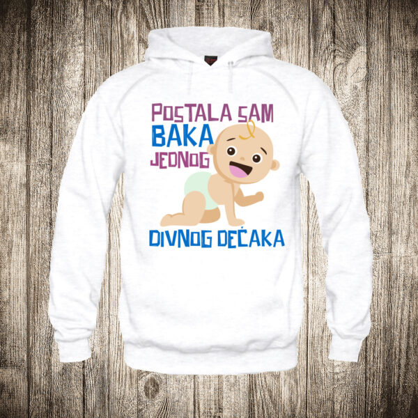 duks sa kapuljacom boja bela slika postala sam baka jednog divnog decaka rodjenje deteta