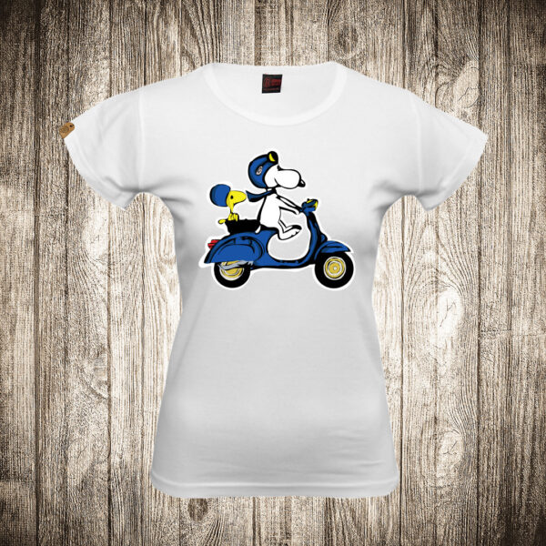 zenska majica boja bela slika snupi vespa