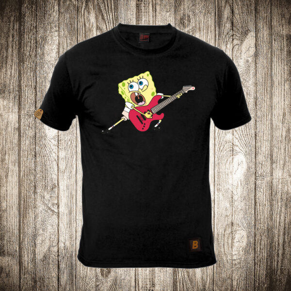 muska majica boja crna slika sundjer bob i gitara