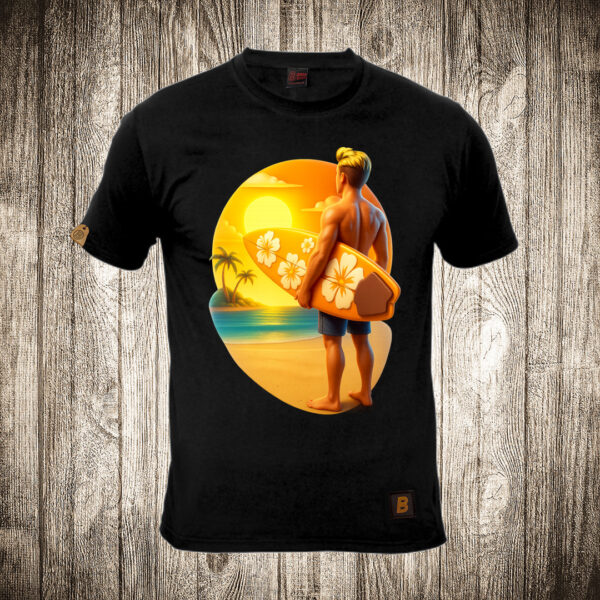 muska majica boja crna slika surfer gleda u talase more plaza