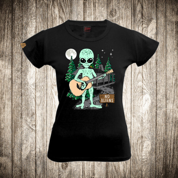zenska majica boja crna slika vanzemaljac svira gitaru