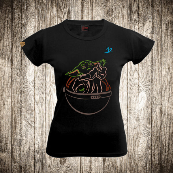 zenska majica boja crna slika yoda i leptir star wars konture