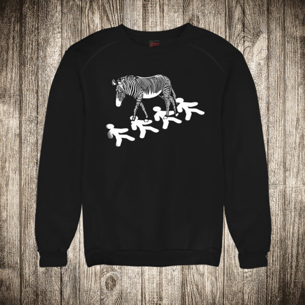 duks bez kapuljace boja crna slika zebra prelazi preko ljudi pesacki prelaz