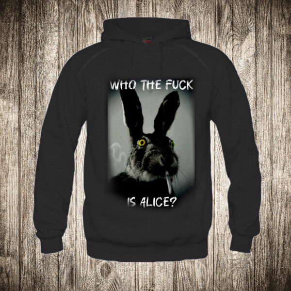 duks sa kapuljacom boja crna slika zec who the fuck is alice